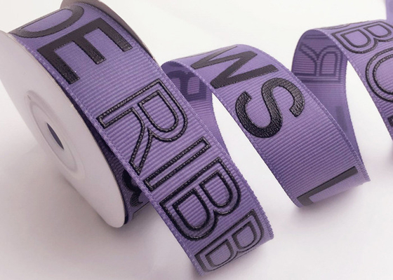 Dobra cena. Personalizowana, niestandardowo wydrukowana wstążka Grosgrain z embossed logo 3D dla marki luksusowej w Internecie